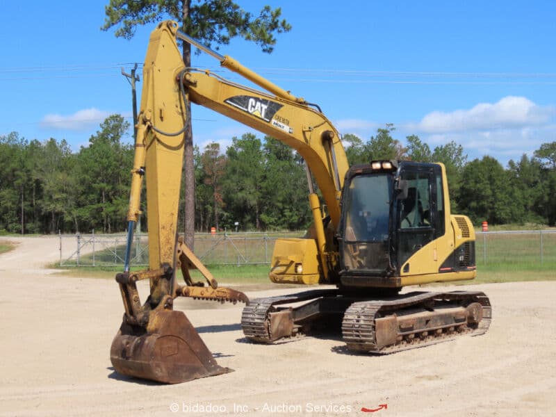 Excavator & Trackhoe